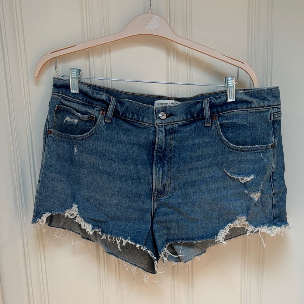Abercrombie Mom Short Denim Mid Rise